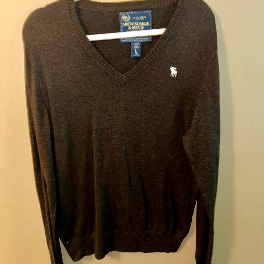 Abercrombie & Fitch Men's Brown V-Neck Sweater